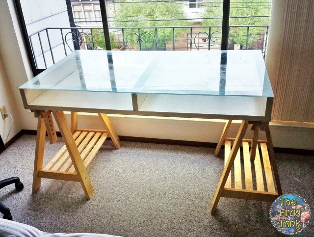 ikea-desk-top-glass-640x483.jpg